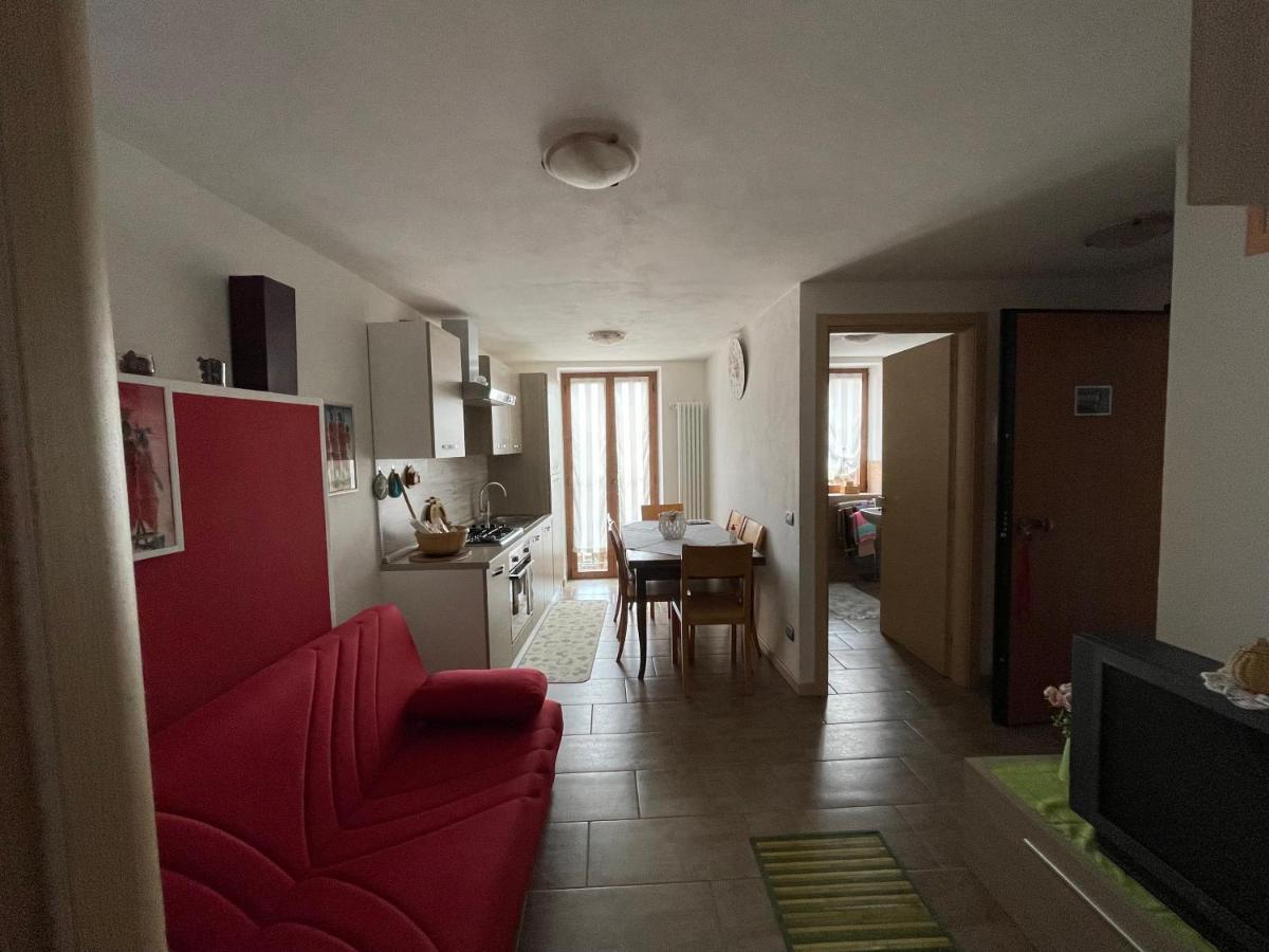 La Casa Di Pucci Nel Borgo Affrescato Di Parlasco Cortenova Екстер'єр фото