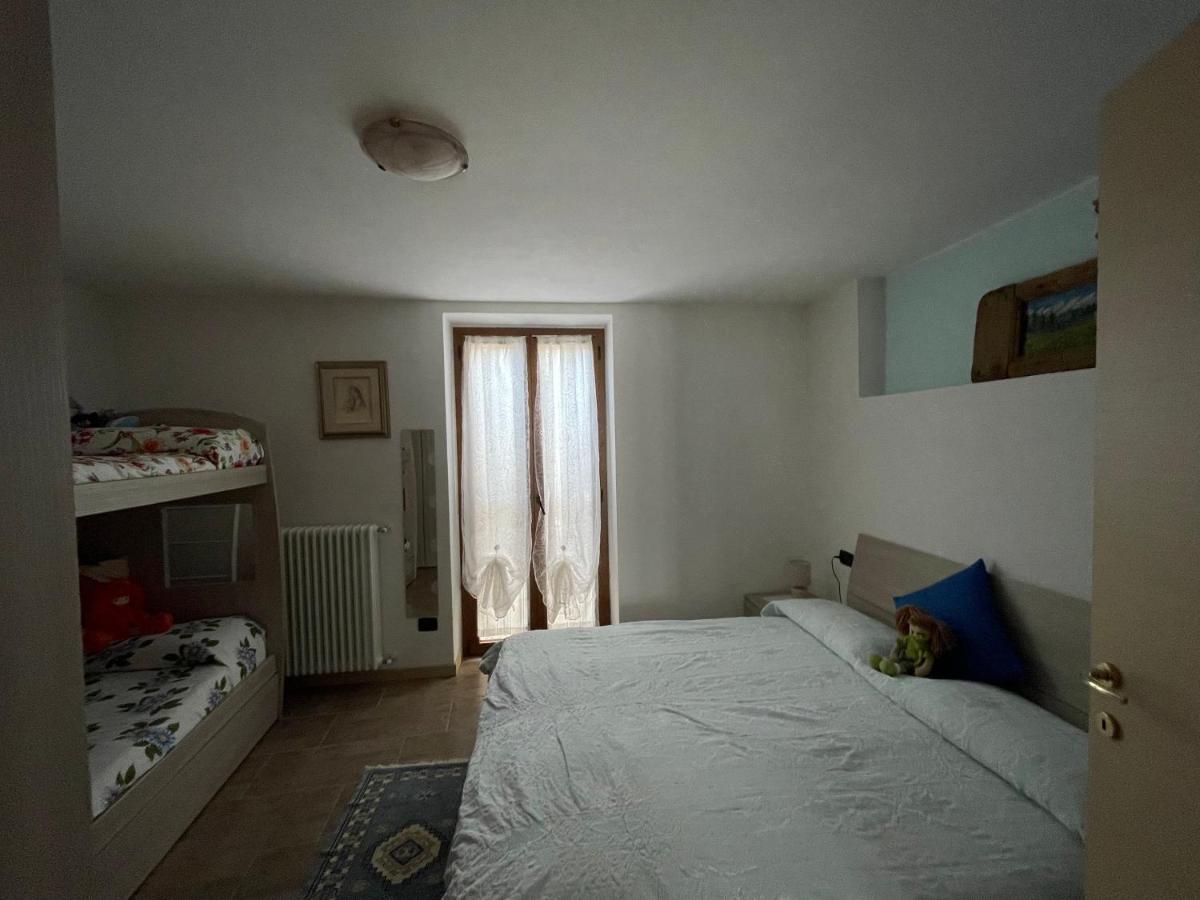 La Casa Di Pucci Nel Borgo Affrescato Di Parlasco Cortenova Екстер'єр фото